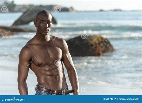 homme nu a la plage